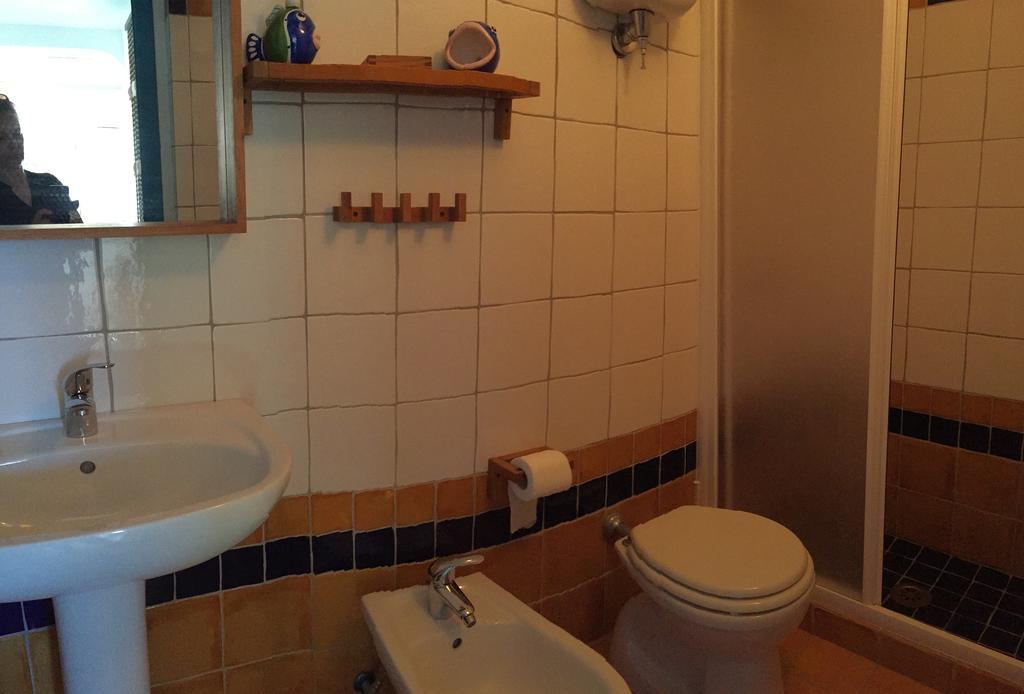 Raffaele Apartman Ponza Szoba fotó