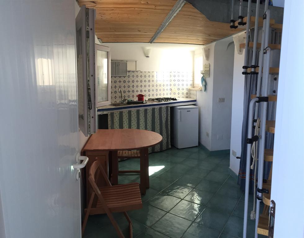 Raffaele Apartman Ponza Szoba fotó